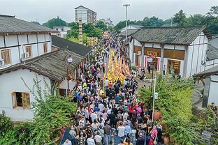 黎巴嫩球员踹脸戴伟浚未染红！韩国主裁高亨进的判罚有据可循